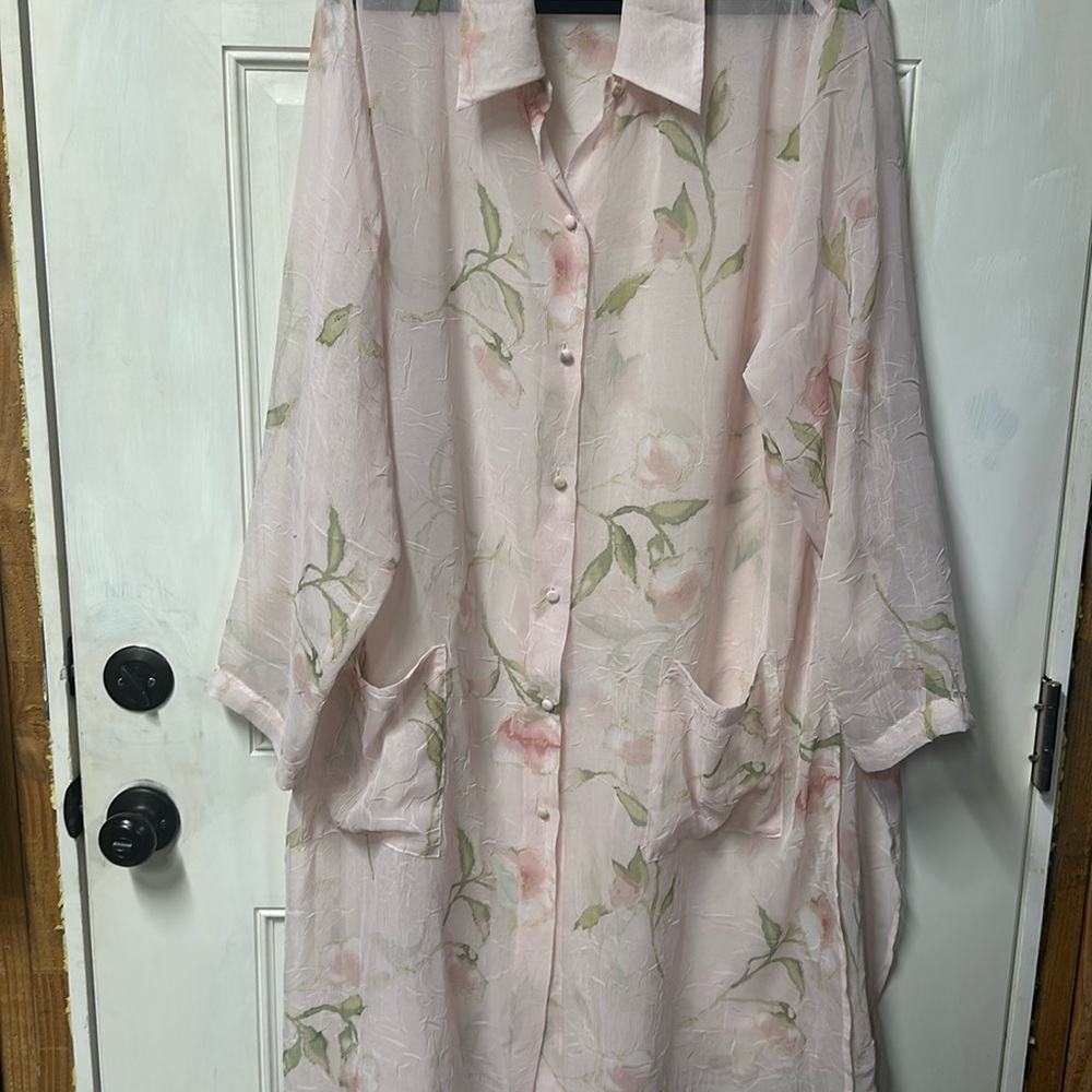 🌸buy 2 get 1 free 22/24 Night Camisole long sleeved pink with floral pattern
